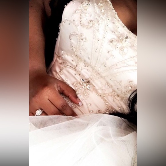 Princess Wedding Dress with Corset backing - Picture 7 of 17